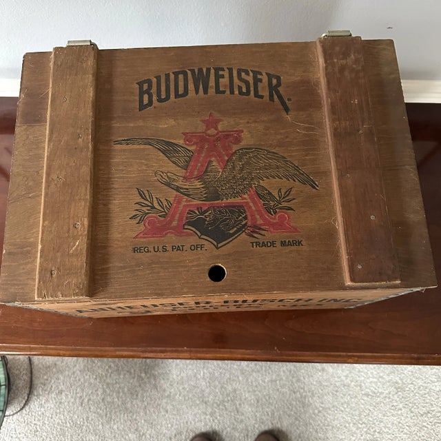 Pop Art 1970s Vintage Wooden Anheuser-Busch Inc. Brown Wood Beer Crate Delivery Crate Box With Hinged Lid For Sale - Image 3 of 12