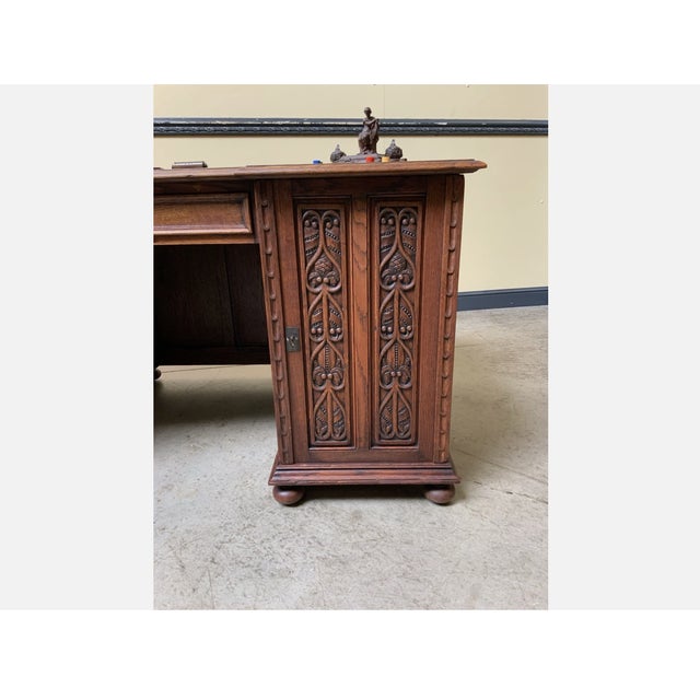 Antique Neo-Gothic Desk in Oak, 1880 For Sale - Image 6 of 14