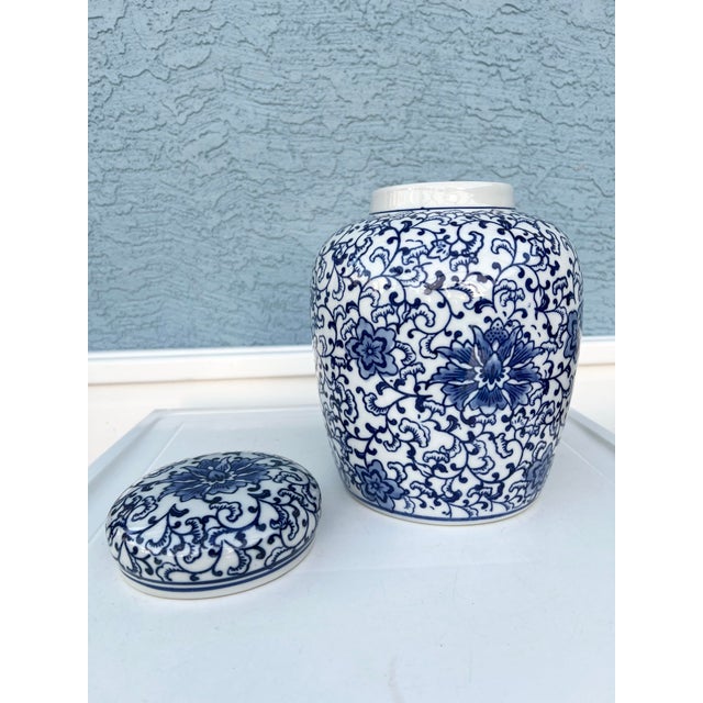 Vintage Asian Blue & White Ginger Pot With Lid For Sale - Image 4 of 6
