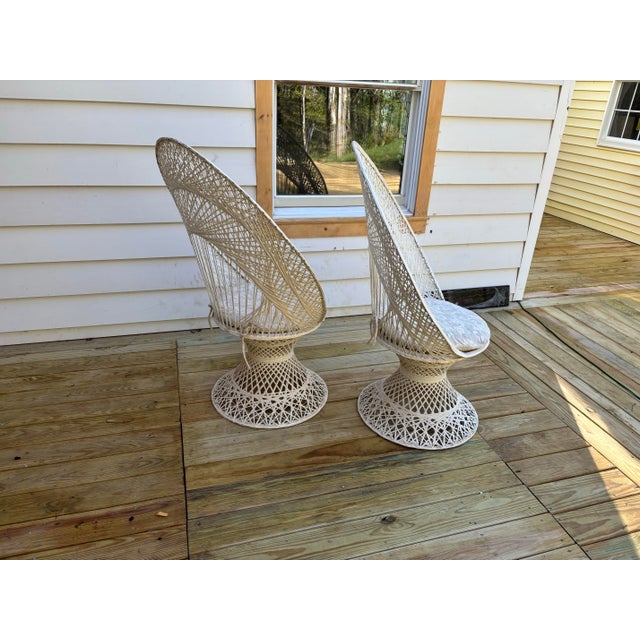 Russell Woodard 1960s Pair of Russell Woodard Spun Fiberglass Peacock Fan Throne Chairs For Sale - Image 4 of 12