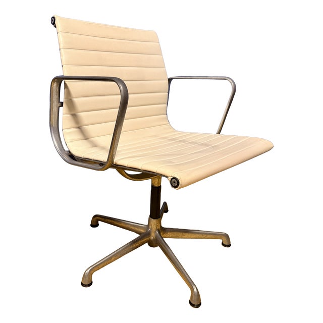 Aluminum Group Office Chair by Charles and Ray Eames for Herman Miller, 1970s For Sale