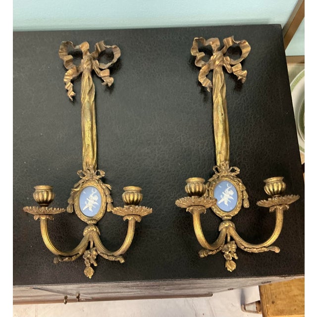 Antique French Louis XVI Style Gilt Bronze Ribbon Jasperware Putti Sconces - Pair For Sale In Atlanta - Image 6 of 9