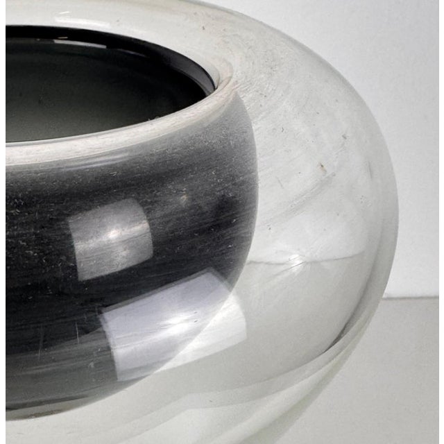 A stunning early edition of the "Saffo" table lamp designed by Angelo Mangiarotti for Artemide, Italy, 1967. This timeless...