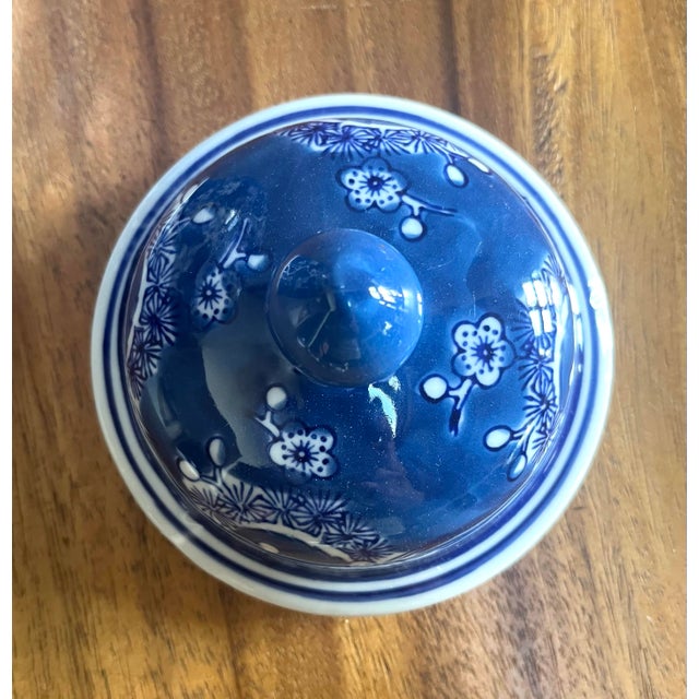 Blue Classic Chinoiserie Blue and White Ceramic Ginger Jar With Handpainted Phoenix Birds Design For Sale - Image 8 of 8