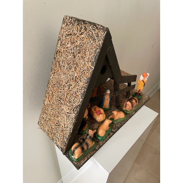 Mid Century Modern 1960s a-Frame Christmas Manger Nativity Scene With Hand-Painted Figures For Sale In Chicago - Image 6 of 10