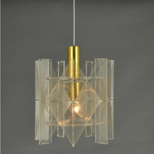 Small Mid-Century Modern Pendant Lamp in Clear Acrylic Glass, Wire and Brass, 1970s For Sale - Image 10 of 18