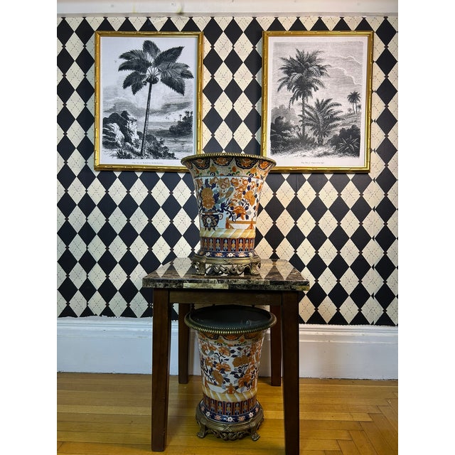 Large Japanese Imari Porcelain Vases With Bronze Mounts - Vintage Pair Indoor Outdoor Planters For Sale - Image 12 of 14