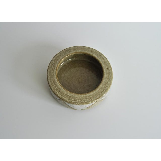 1960s Danish White and Beige-Brown Ceramic Bowl from Palshus, Denmark, 1960s For Sale - Image 5 of 10