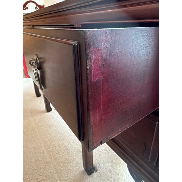 Mid-20th Century Federal-Style Kneehole Desk With Chinoiserie Accents For Sale In Los Angeles - Image 6 of 8