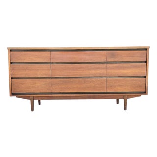 Mid-Century Modern 9-Drawer Walnut Dresser by Stanley- 1960s For Sale