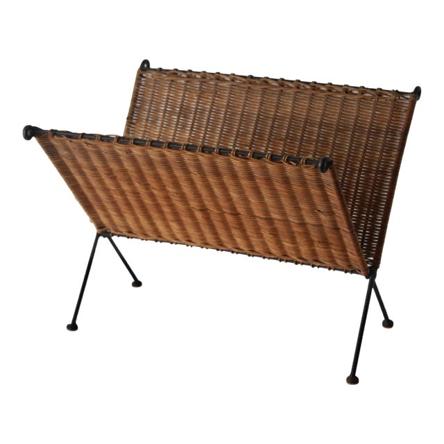 Mid 20th Century Scandinavian Style Hand-Woven Rattan Metal Folding Magazine Newspaper Rack Mid Century Modern For Sale