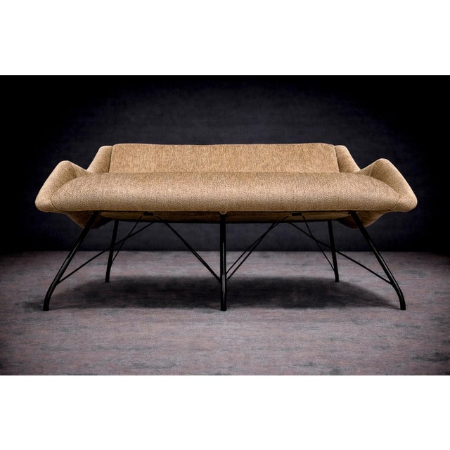 Brown Concha Loveseat in Metal & Fabric, Carlo Hauner, 1955 For Sale - Image 8 of 9