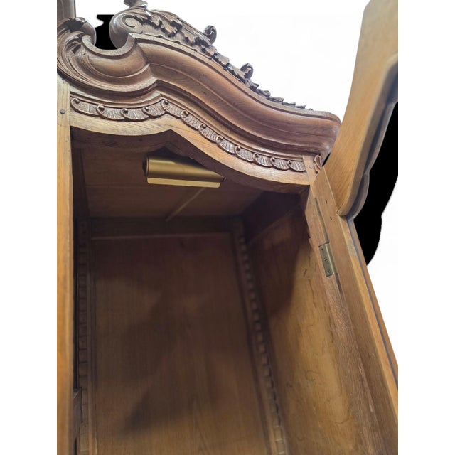 Antique French Louis XV Style Hand-Carved Walnut Vitrine Bookcase For Sale - Image 10 of 12