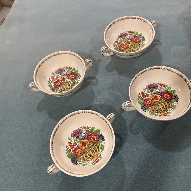 Early 20th Century Wedgwood Windermere Patrician Pattern Handled Soup Bowl - Set of 4 For Sale - Image 4 of 7
