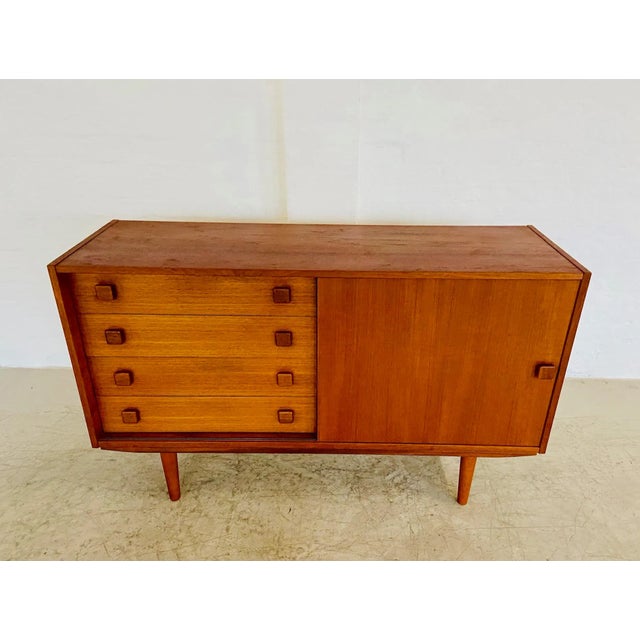 Mid-Century Modern Vintage Danish Teak Sideboard from Domino Møbler, 1960 For Sale - Image 3 of 18