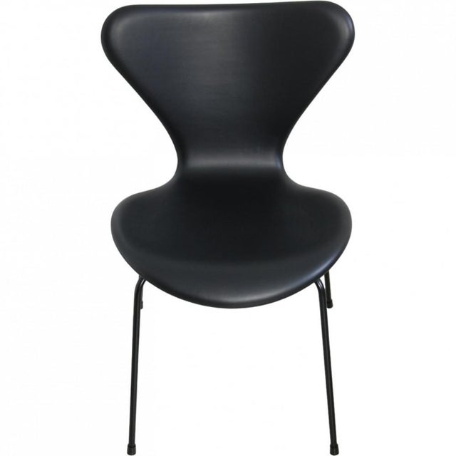 Seven Chairs in Black Leather with Black Frames by Arne Jacobsen, 1990s, Set of 4 For Sale - Image 10 of 18