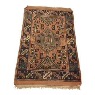 Handmade Vintage Area Floral Rug- 4′1″ × 6′4″ For Sale