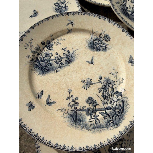A beautiful set of six antique Terre de Fer dinner plates from the Digoin & Sarreguemines factory, Tsarine pattern, dating...