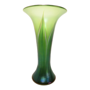Signed Lundberg Studios Magnolia Pulled Feather Leaf Art Glass Vase Iridescent