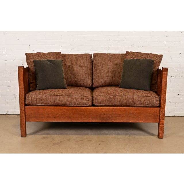 A gorgeous Mission or Arts & Crafts style Prairie settle sofa or loveseat By L. & J.G. Stickley USA, Early 21st Century...