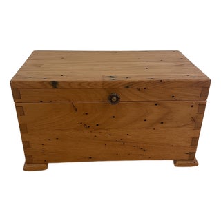 Small Rustic Vintage Dovetail Joinery Desk Dresser Top Wooden Travel Trunk Chest For Sale