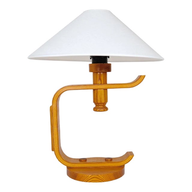 Mid-Century Scandinavien Modern Sculptural Table Lamp in Pine, 1970s For Sale