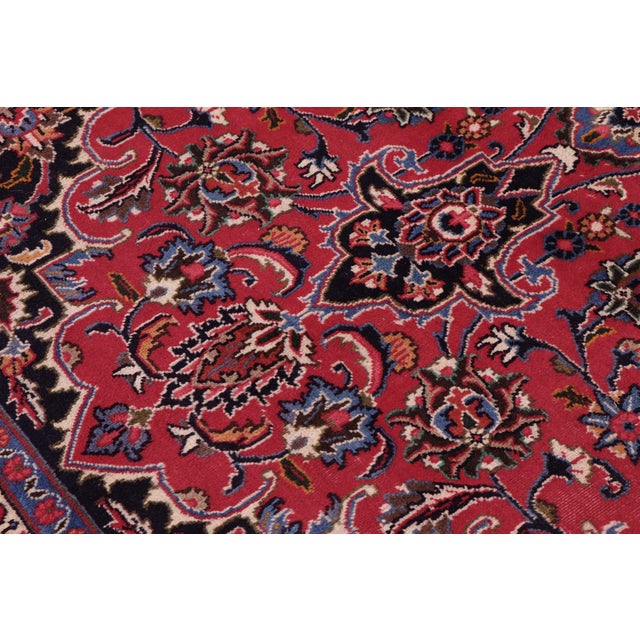 1980s Boho Chic Vintage Retro Kashan Red/Blue Wool Rug - 9'7'' X 12'9'' For Sale - Image 5 of 10