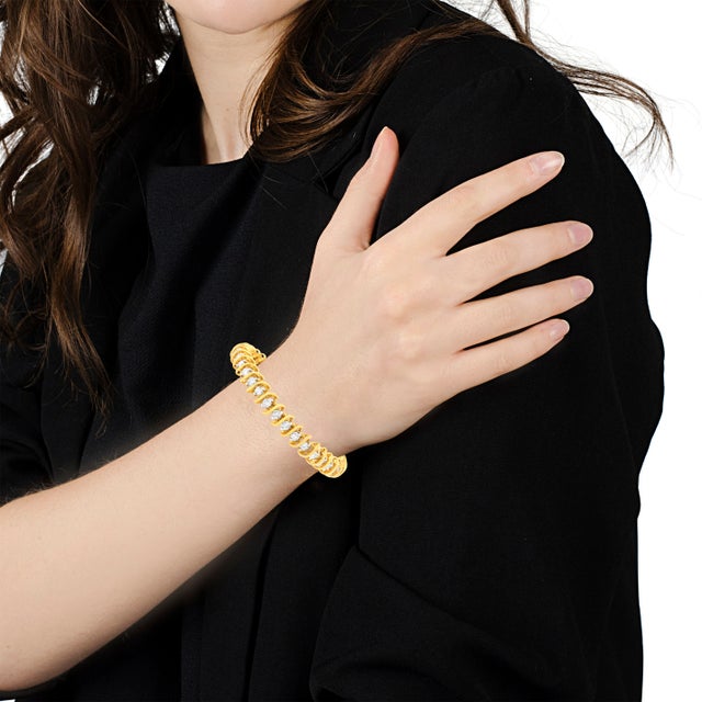 Haus of Brilliance AGS Certified 18K Yellow Gold 5.00 Cttw "S" Link Wrapped 2-Prong Set Round Brilliant Diamond Tennis For Sale - Image 4 of 5