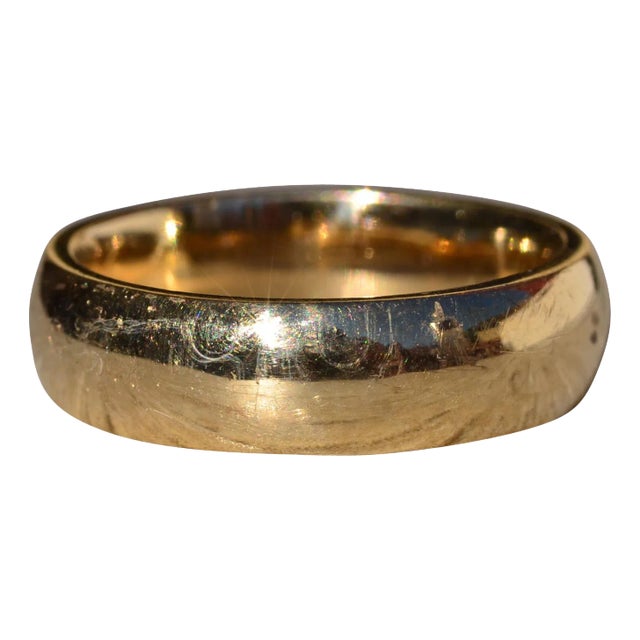 The Skagit: Gentlemen's Vintage 5.8mm Yellow Gold Wedding Band For Sale