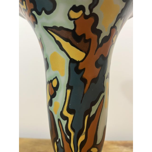 Design & Provenance: This exceptional vase is a museum-grade example of the "Melba" pattern, one of the most prestigious...
