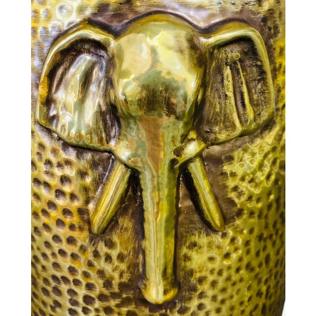 Hollywood Regency Mid-20th Century Gold Porcelain Hammered Brass Textured Elephant Head Lamps a Pair For Sale - Image 3 of 13