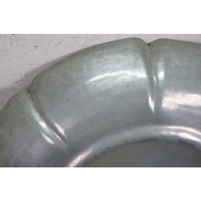 Metal 1941 Petersham Handicraft Helen Coolidge Scalloped Pewter Serving Bowl 11" For Sale - Image 7 of 9