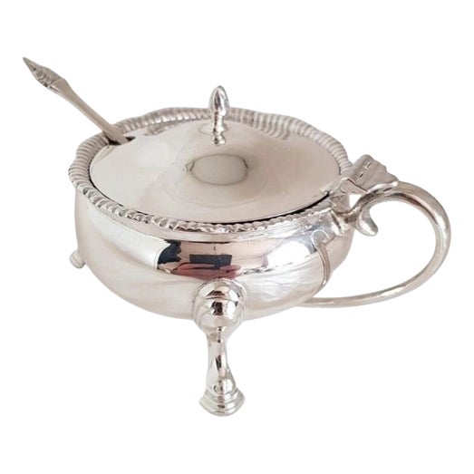 Sterling Silver Mustard Pot and Spoon from Edward Barnard & Sons, London, 1960, Set of 2 For Sale