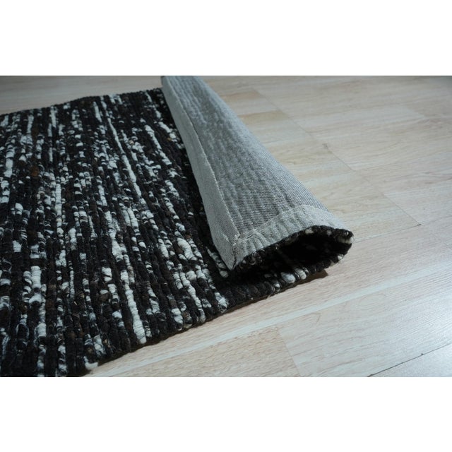 Black 5x8 Fiona Rustic Black Flatweave Geometric Modern Wool Carpet Rug For Sale - Image 8 of 9
