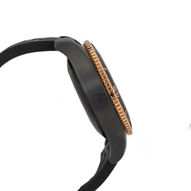 Modern Breitling Superocean 46mm U17368 Black Rubber Steel Two-Tone Rose Gold Watch For Sale - Image 3 of 11