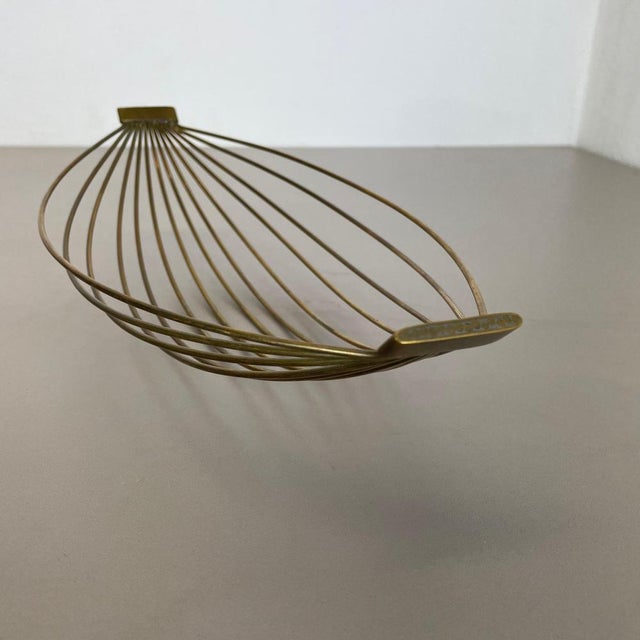 Large Minimalist Brass Fruit Bowl Shell from Carl Auböck, Austria, 1950s For Sale - Image 10 of 18