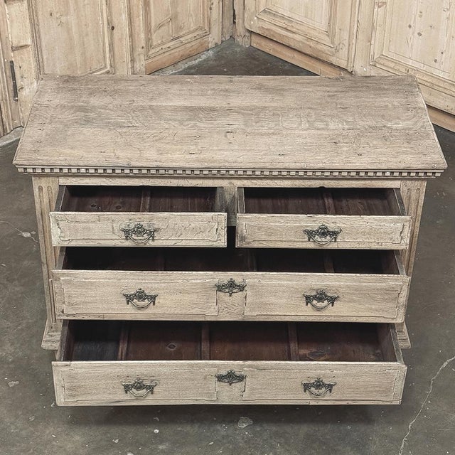 18th Century French Neoclassical Chest of Drawers in Stripped Oak For Sale In Dallas - Image 6 of 18