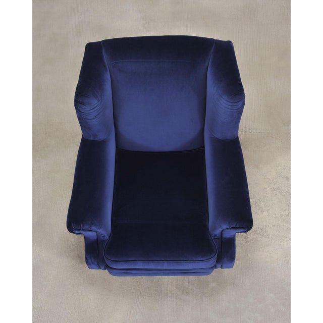 2000 - 2009 Ralph Lauren English New Bohemian Artist’s Chair in Blue Velvet For Sale - Image 5 of 18