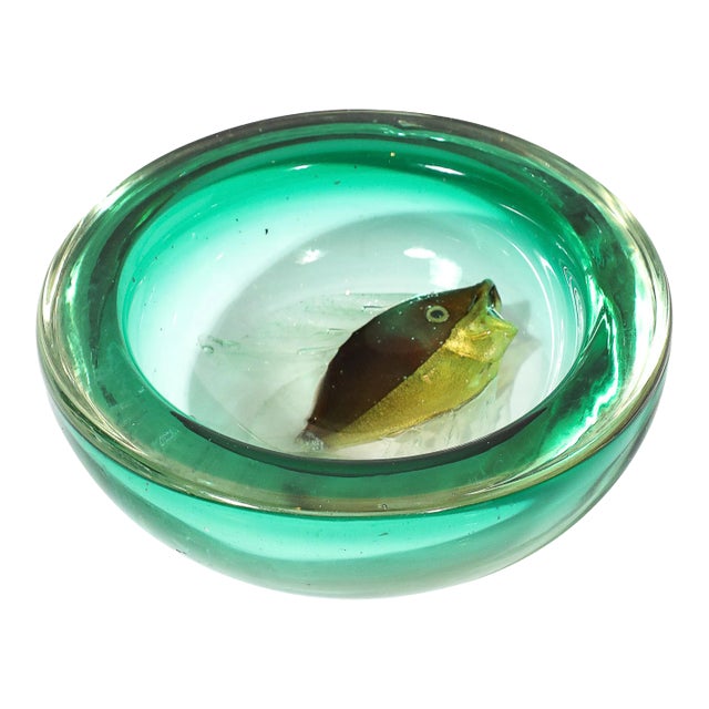 Mid-Century Modernist Fish Motif Hand-Blown Murano Glass Bowl by Alfredo Barbini For Sale