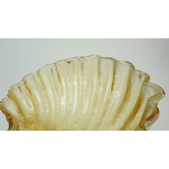 Metal Mid-Century Modern Hollywood Regency Style Wall Sconce with Shell-Shaped Lustrous Glass Shade, 1960s For Sale - Image 7 of 15