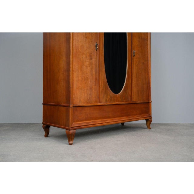 Art Nouveau Wardrobe in Walnut For Sale - Image 6 of 18