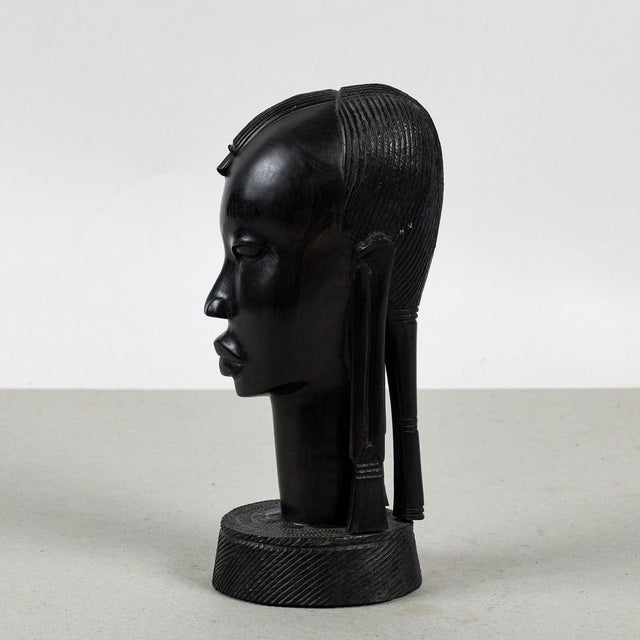 Vintage African Carved Female Bust For Sale - Image 4 of 9