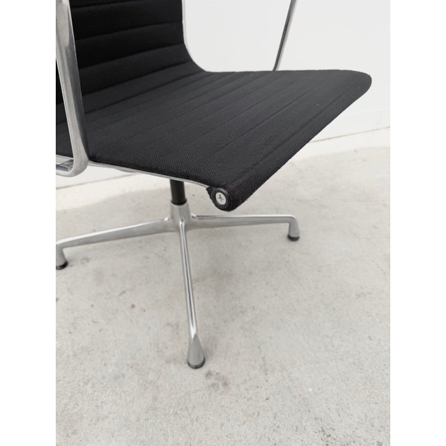 EA 108 Office Chair by Charles & Ray Eames for Vitra, 2001 For Sale - Image 3 of 16
