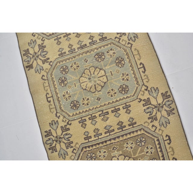 Art Deco 1960s Neutral Hallway Decor Long Turkish Rug For Sale - Image 3 of 11