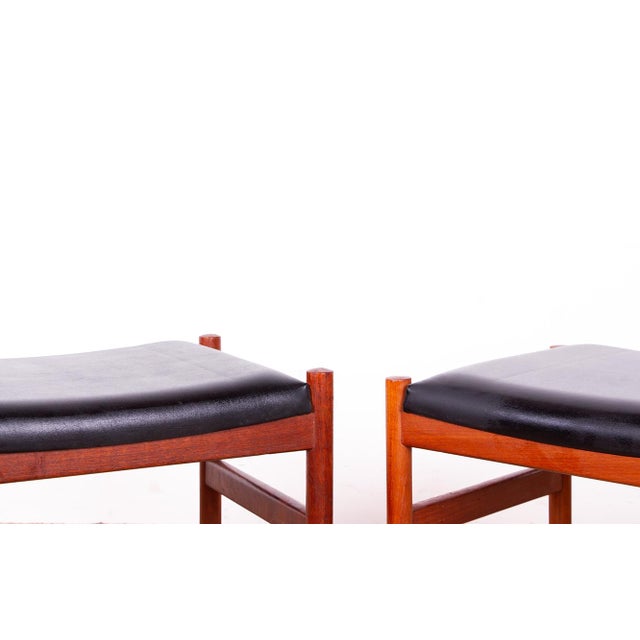 Danish Model 40 Stools in Teak and Black Leather by Hugo Farndsen for Spottrup, 1960s, Set of 4 For Sale - Image 4 of 16