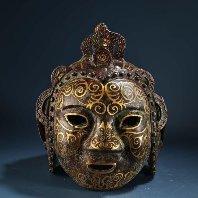 Art Deco Ancient Chinese Bronze Helmet With Gold Inlay Mask – Intricate Gilded Face Armor Sculpture For Sale - Image 3 of 10