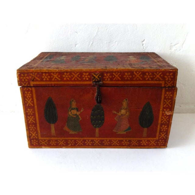 19th Century Antique Northern Indian Mughal Red Painted Wooden Wedding Chest Chairish The indian trunks are available in amazing designs and features. 19th century antique northern indian mughal red painted wooden wedding chest