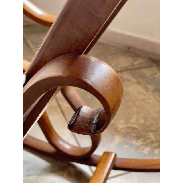 Vintage Rocking Chair in Bent Beech and Vienna Straw in the style of Thonet, 1970s For Sale - Image 17 of 18