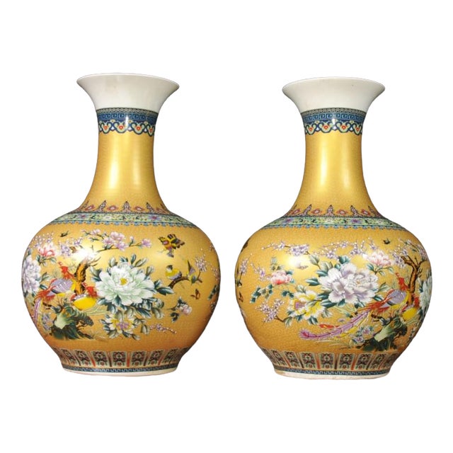 Kangxi Chinese Porcelain Vases, Set of 2 For Sale
