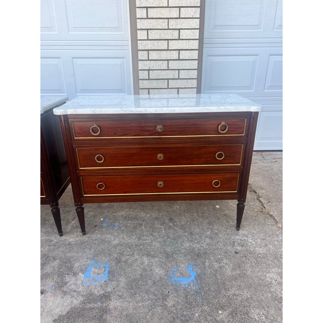 French 19th Century Louis XVI Pair of Mahogany Carrara Marble Top Commode For Sale - Image 4 of 12